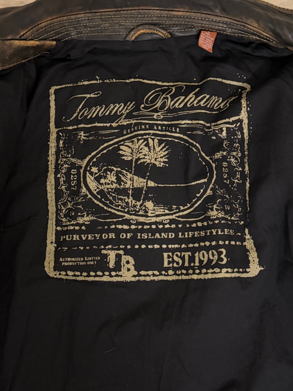 size large Tommy Bahama men’s dark brown vintage leather jacket - Picture 3 of 6